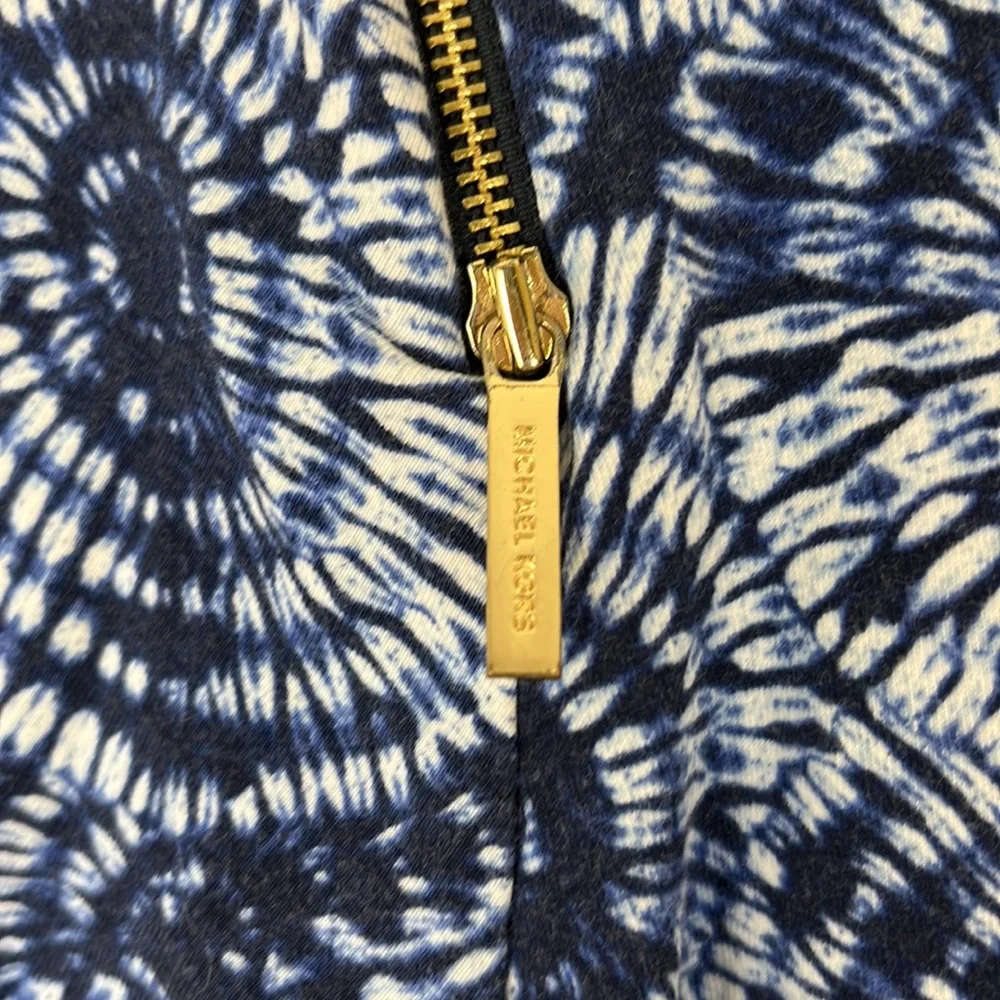MICHAEL KORS shortsleeve tie dye circles blue and white top zippered sho… - Picture 7 of 9